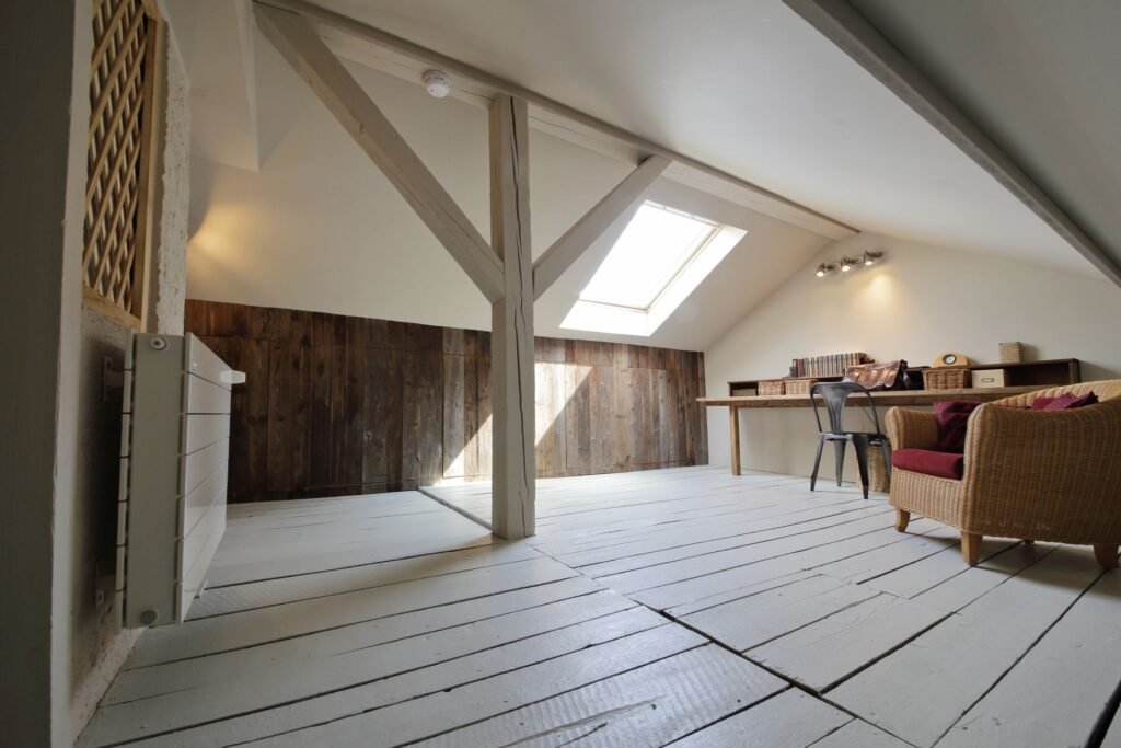 Séjour & salon sous toiture — H2A